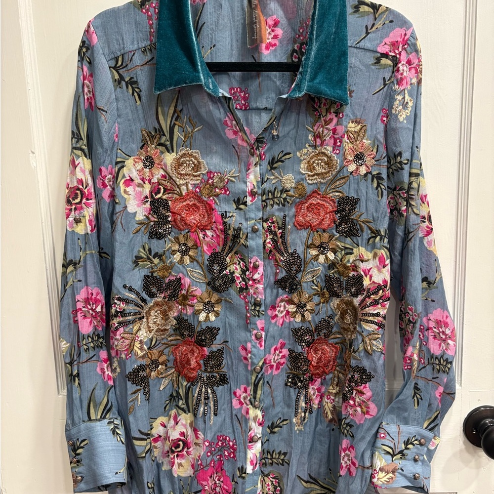 Aratta Silent Journey Floral Embroidered Blouse with Velvet Collar